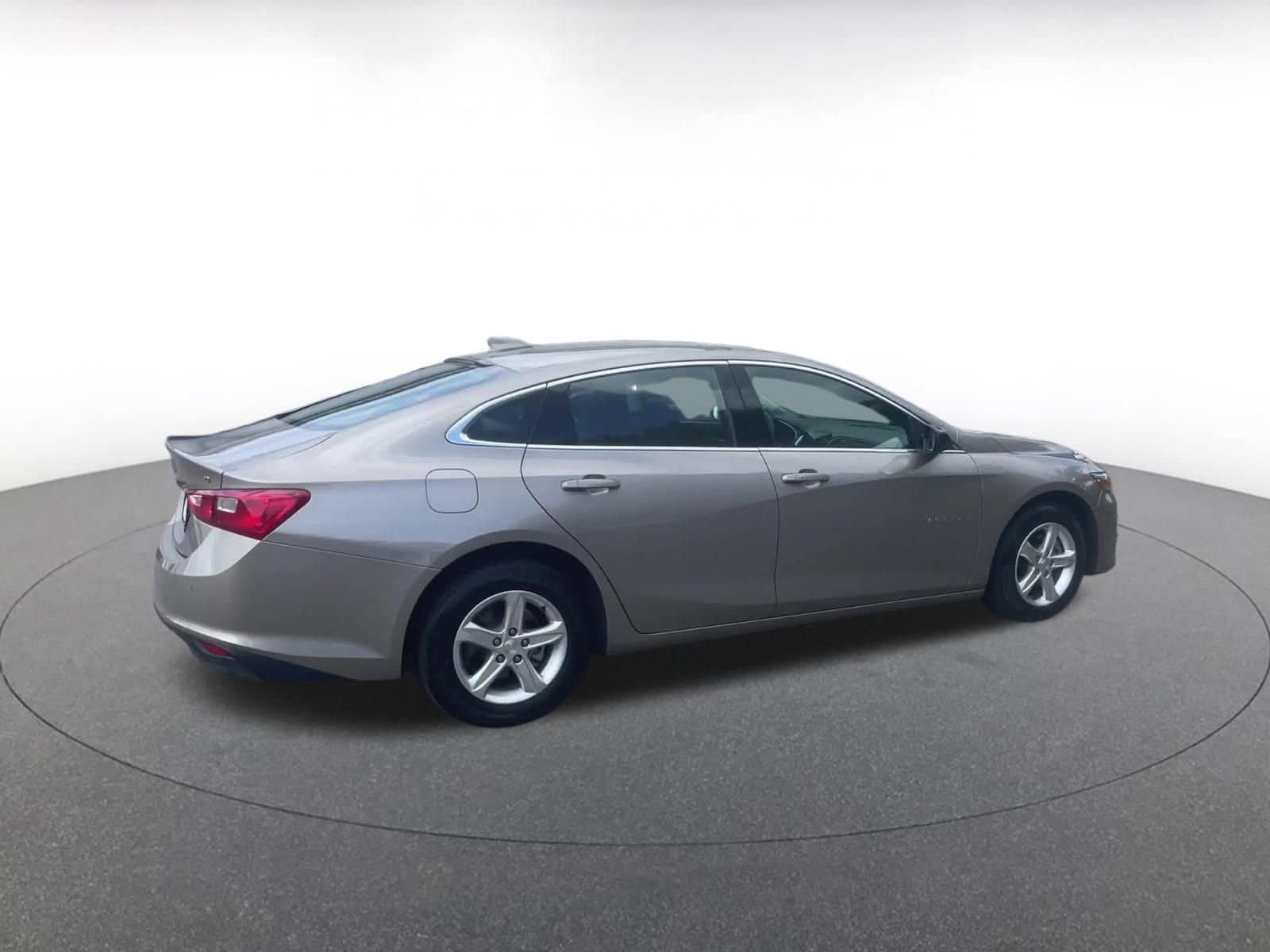 Thumbnail: 2024 Chevrolet Malibu - 15