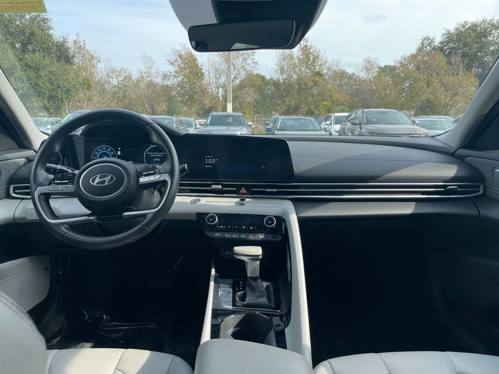 Thumbnail: 2025 Hyundai Elantra - 32