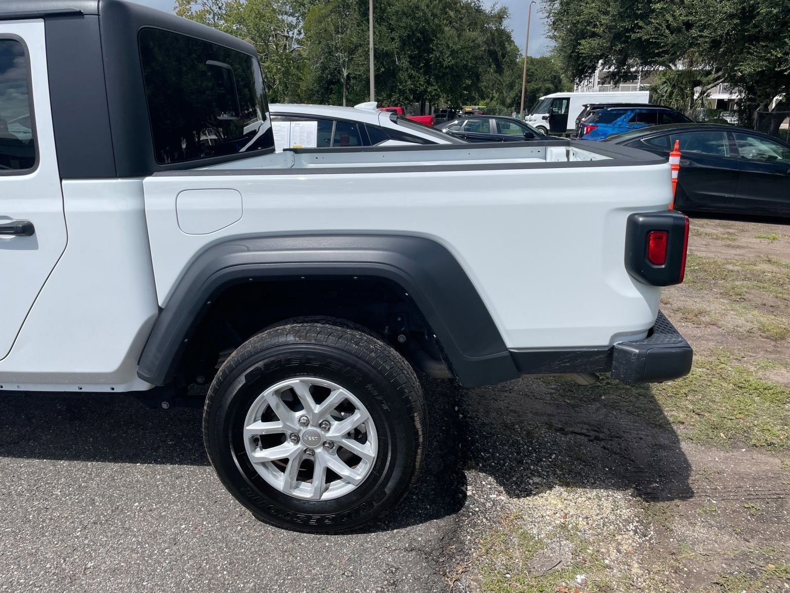 Thumbnail: 2023 Jeep Gladiator - 8