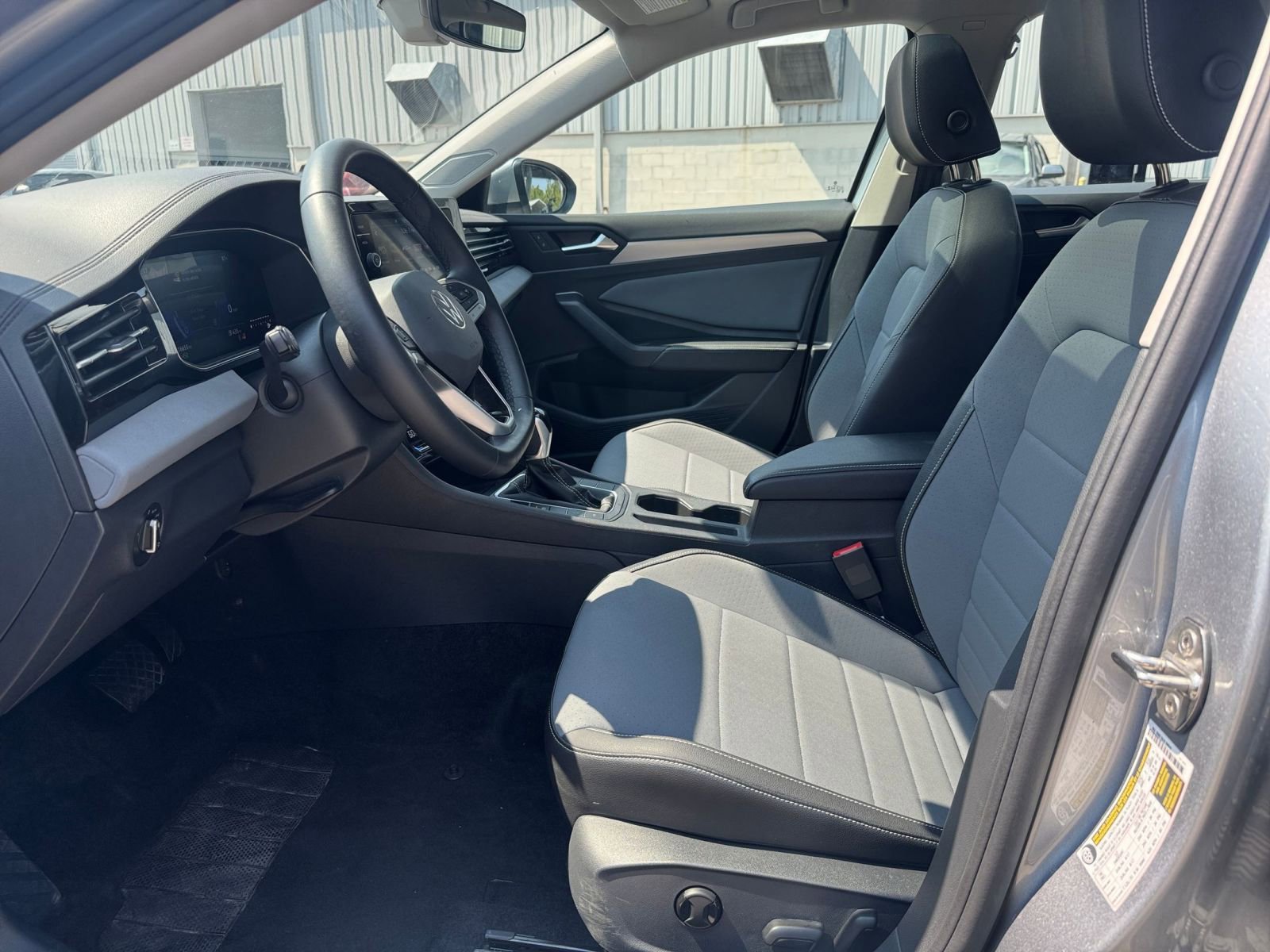 Thumbnail: 2025 Volkswagen Jetta - 25