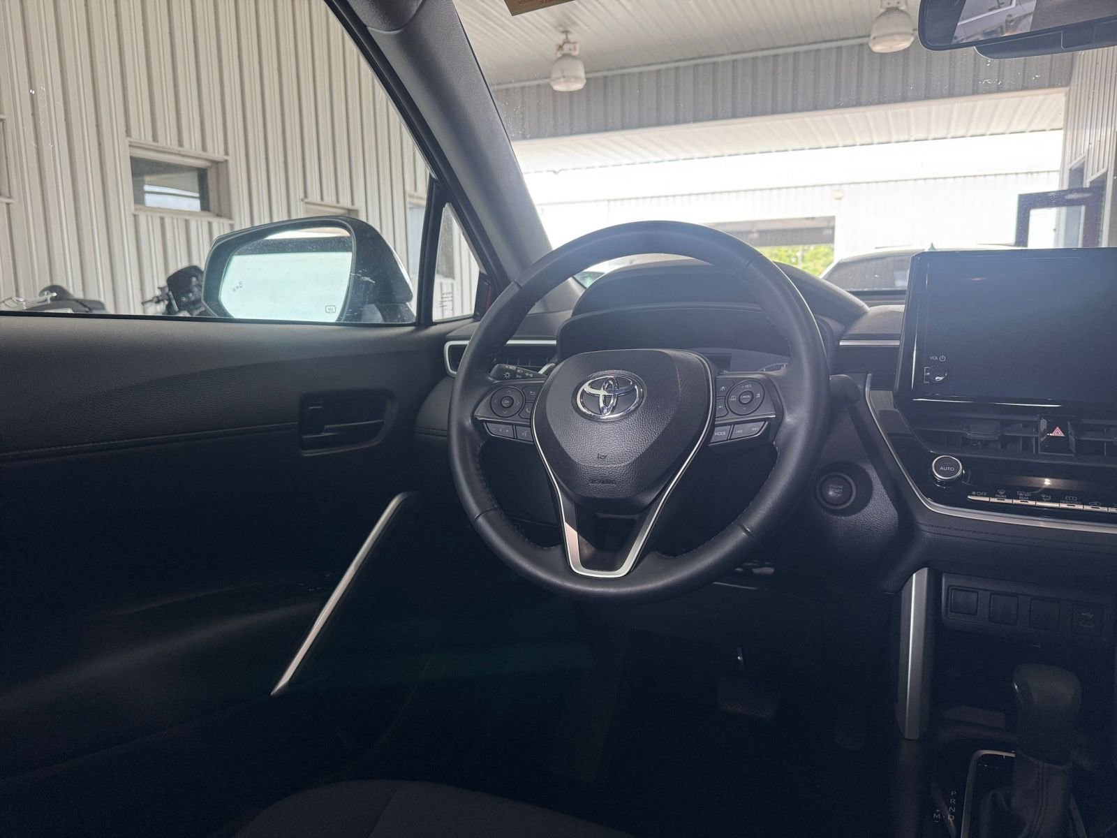 Thumbnail: 2025 Toyota Corolla Cross - 33