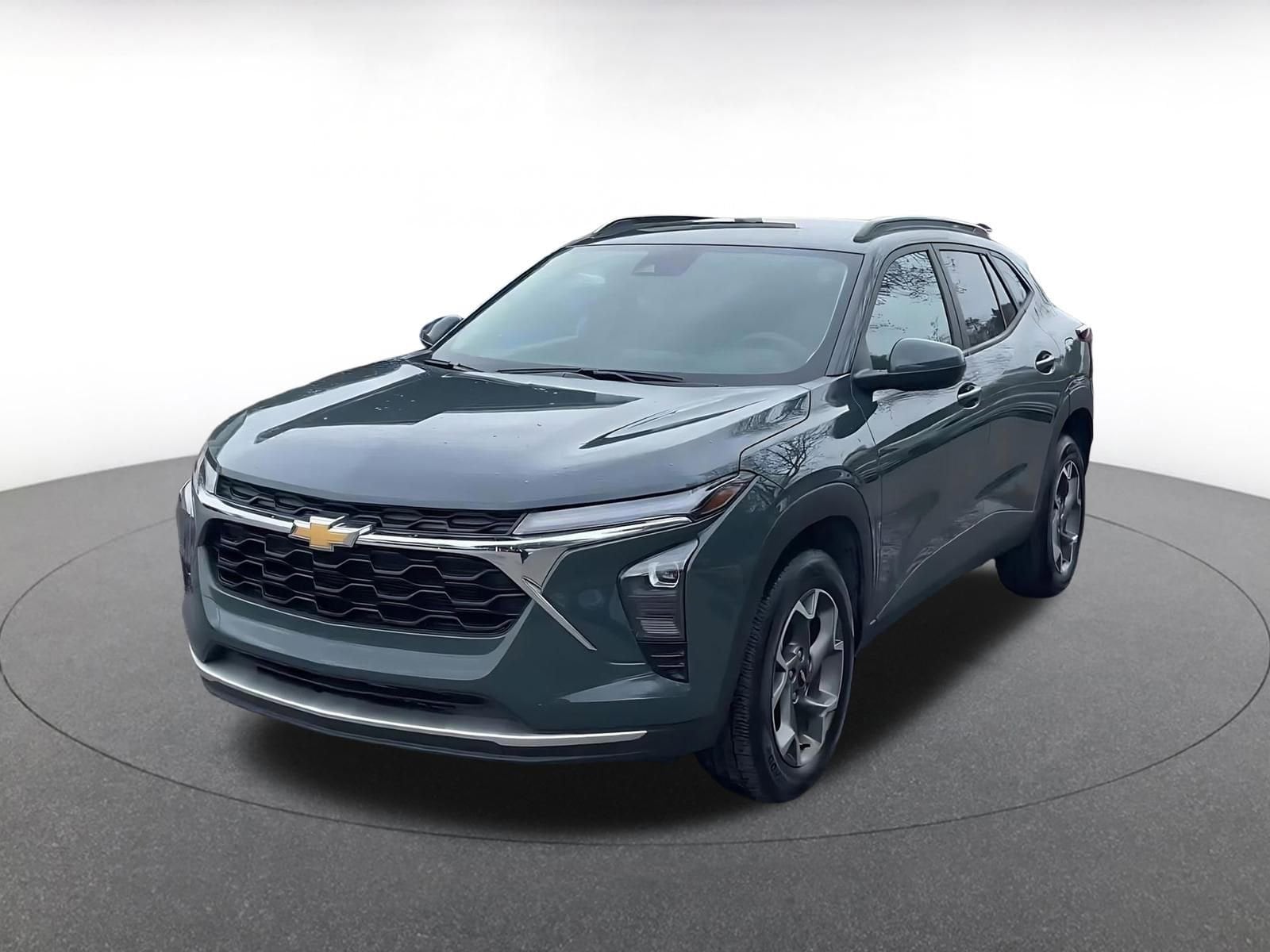 Thumbnail: 2025 Chevrolet Trax - 4