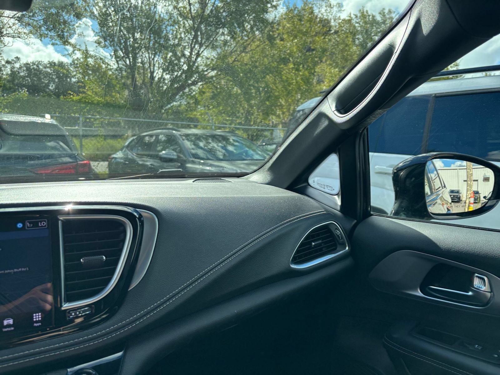 Thumbnail: 2025 Chrysler Pacifica - 35