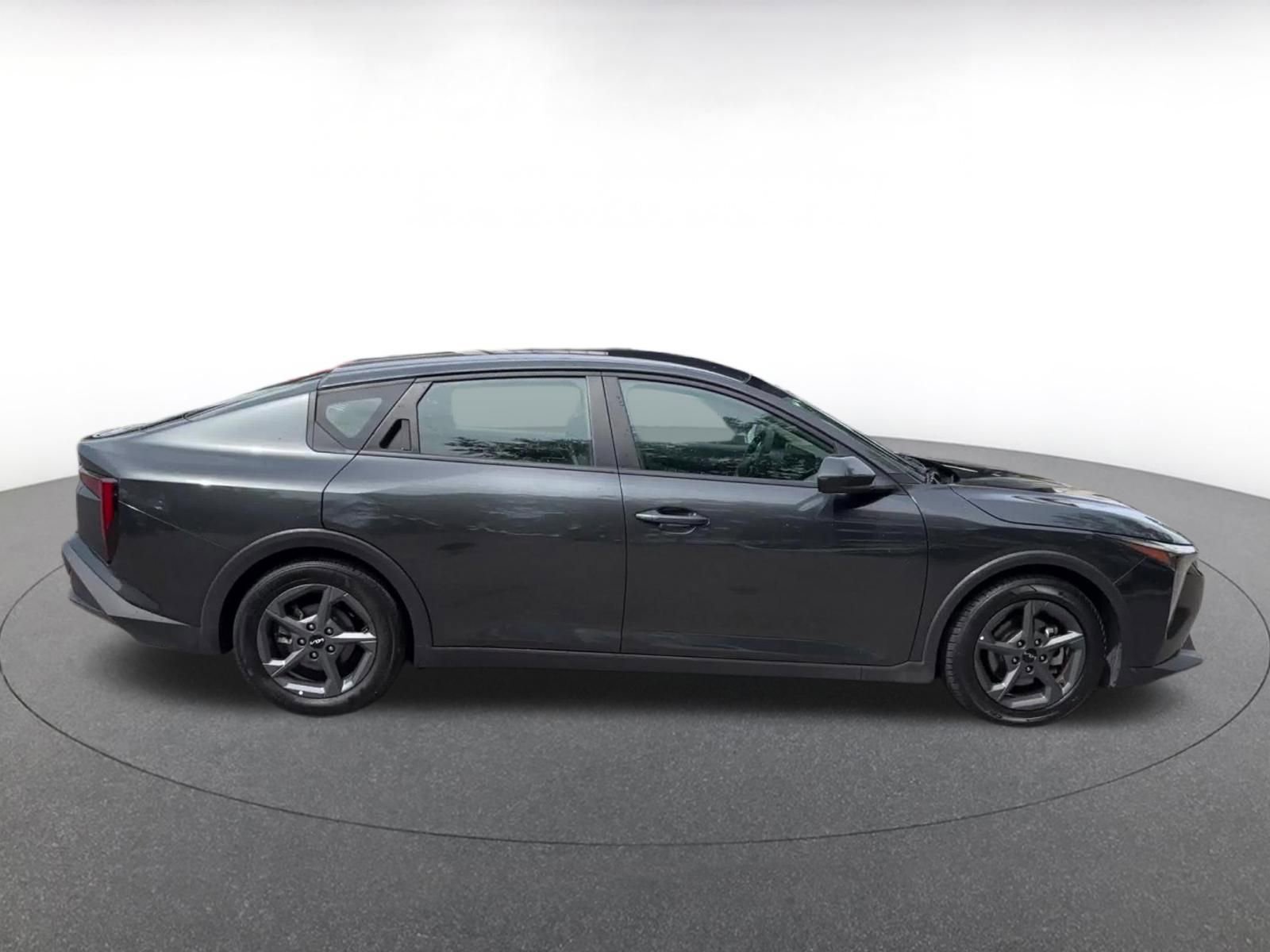 2025 Kia K4 LXS - Photo 16