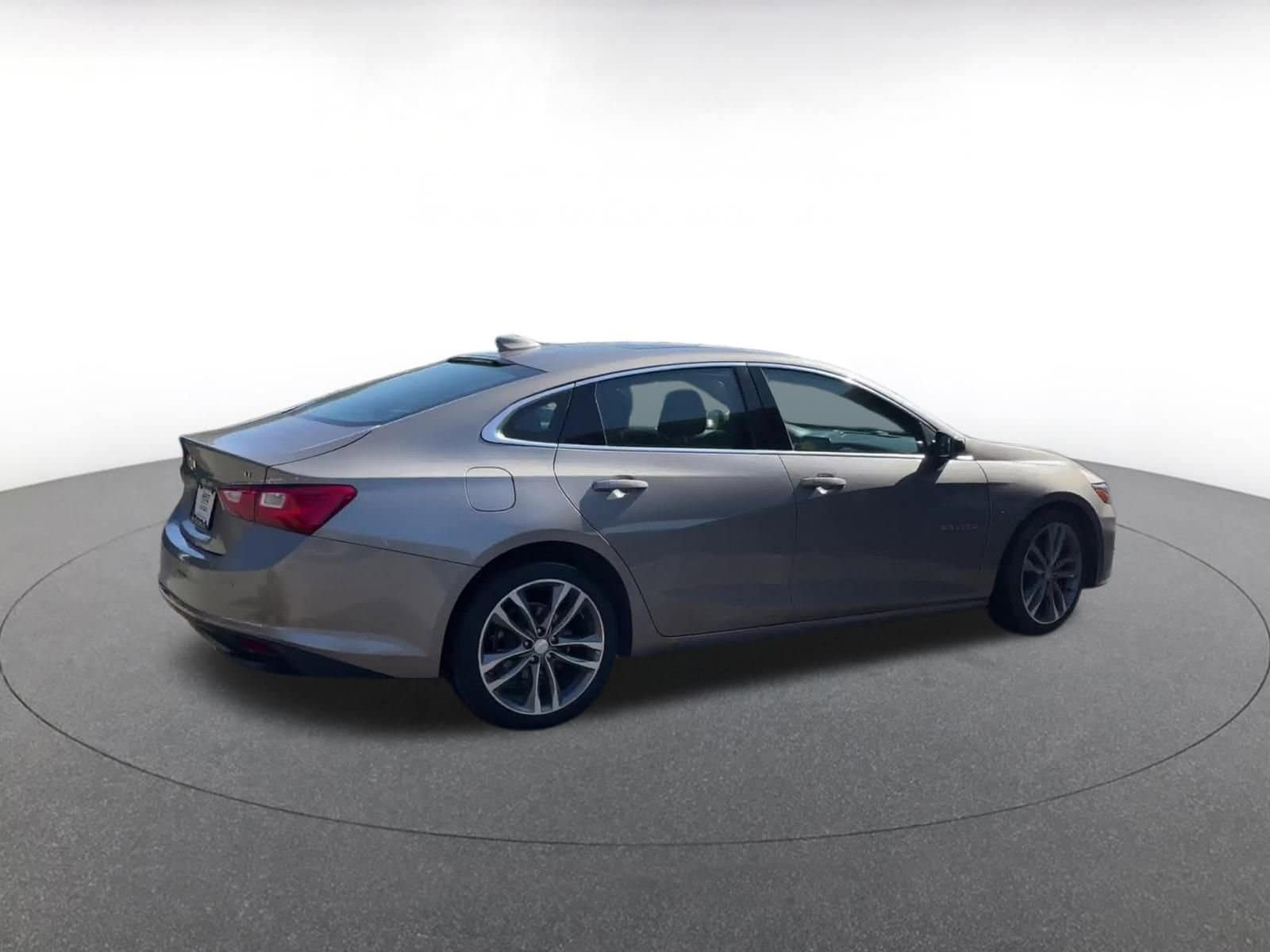 Thumbnail: 2023 Chevrolet Malibu - 14