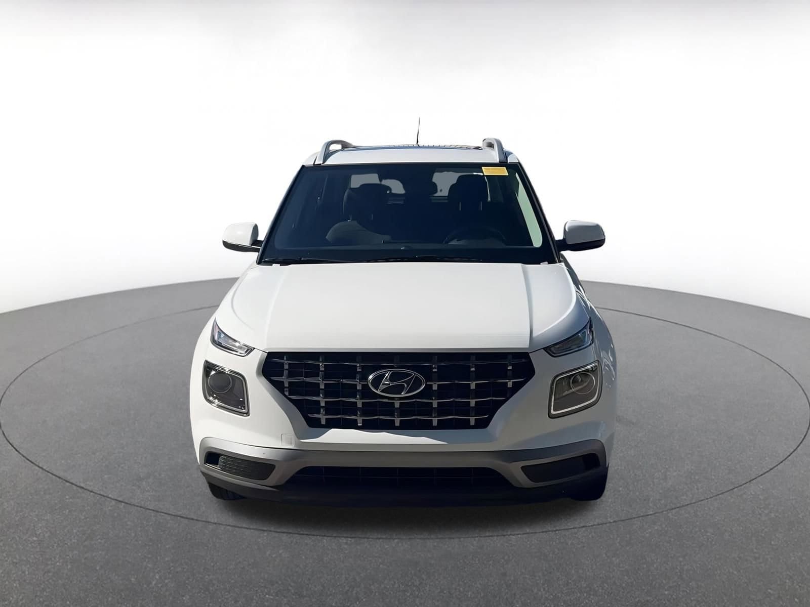 Thumbnail: 2025 Hyundai Venue - 3