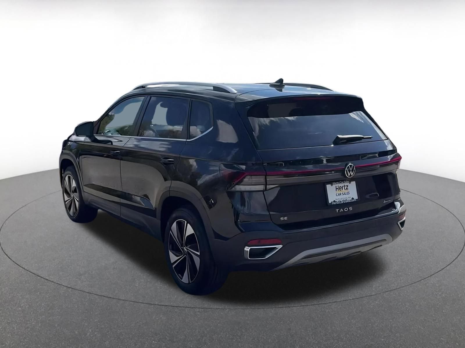 Thumbnail: 2025 Volkswagen Taos - 10