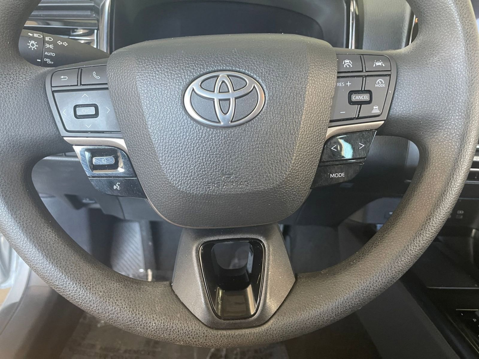 Thumbnail: 2025 Toyota Camry - 25