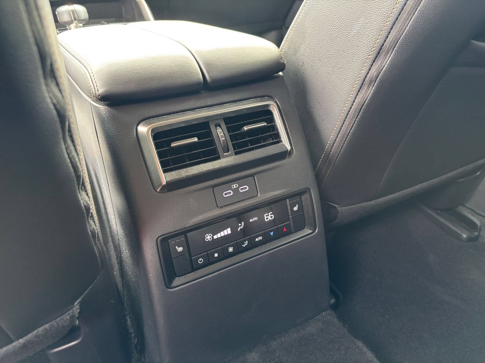 Thumbnail: 2026 Mazda CX-90 - 25