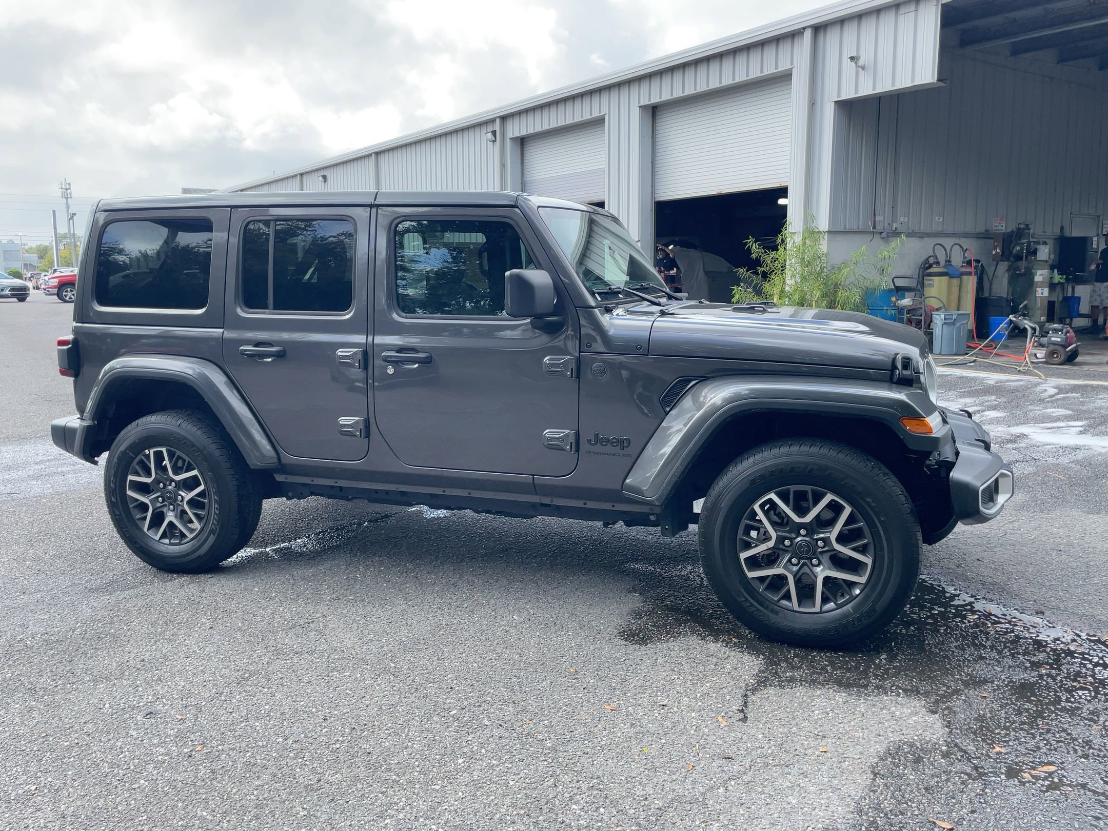 Thumbnail: 2025 Jeep Wrangler - 9