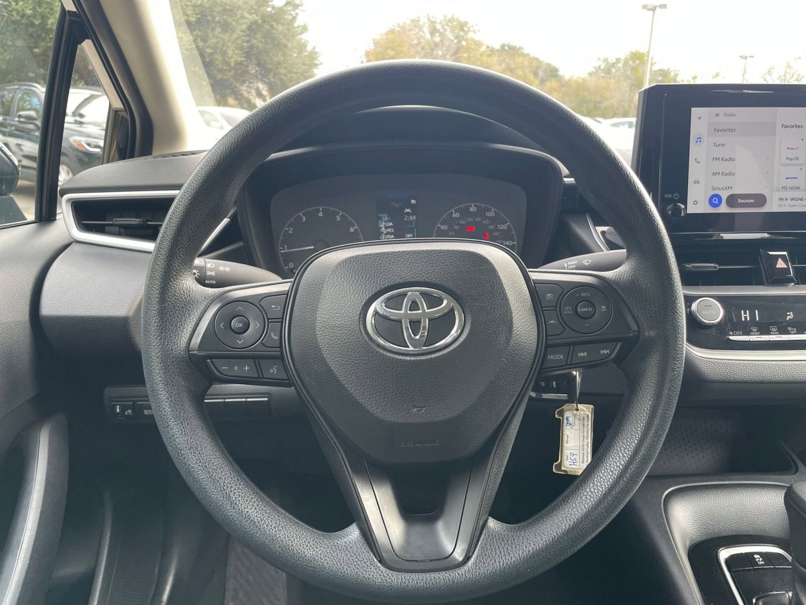 Thumbnail: 2025 Toyota Corolla - 25