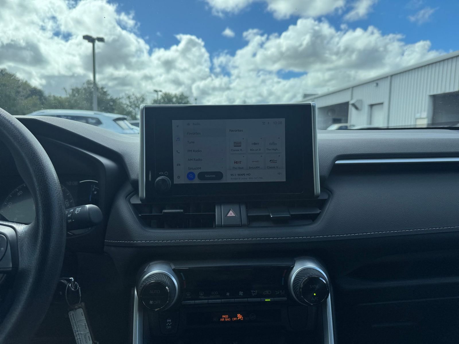 Thumbnail: 2025 Toyota RAV4 - 21