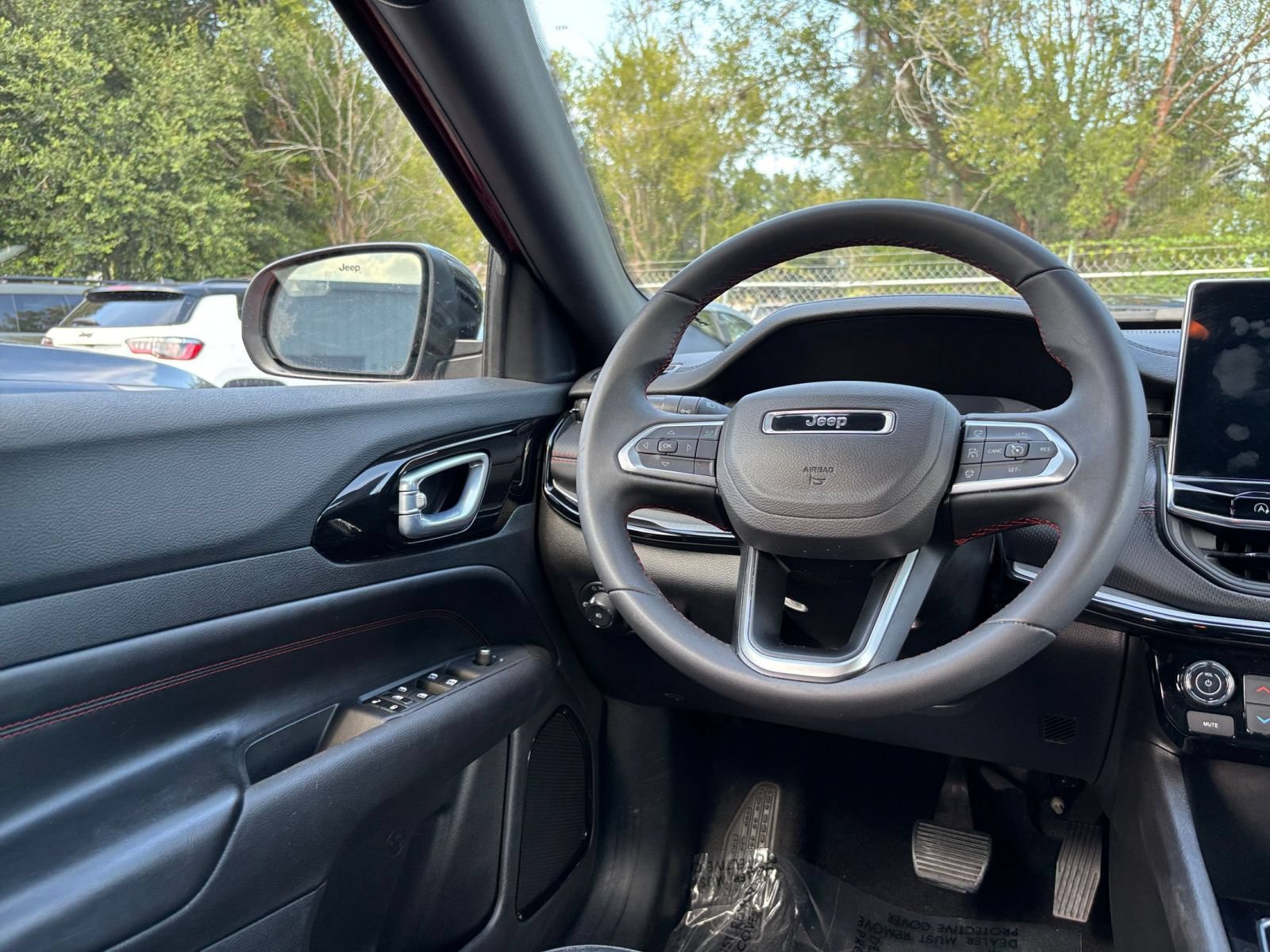 Thumbnail: 2025 Jeep Compass - 32