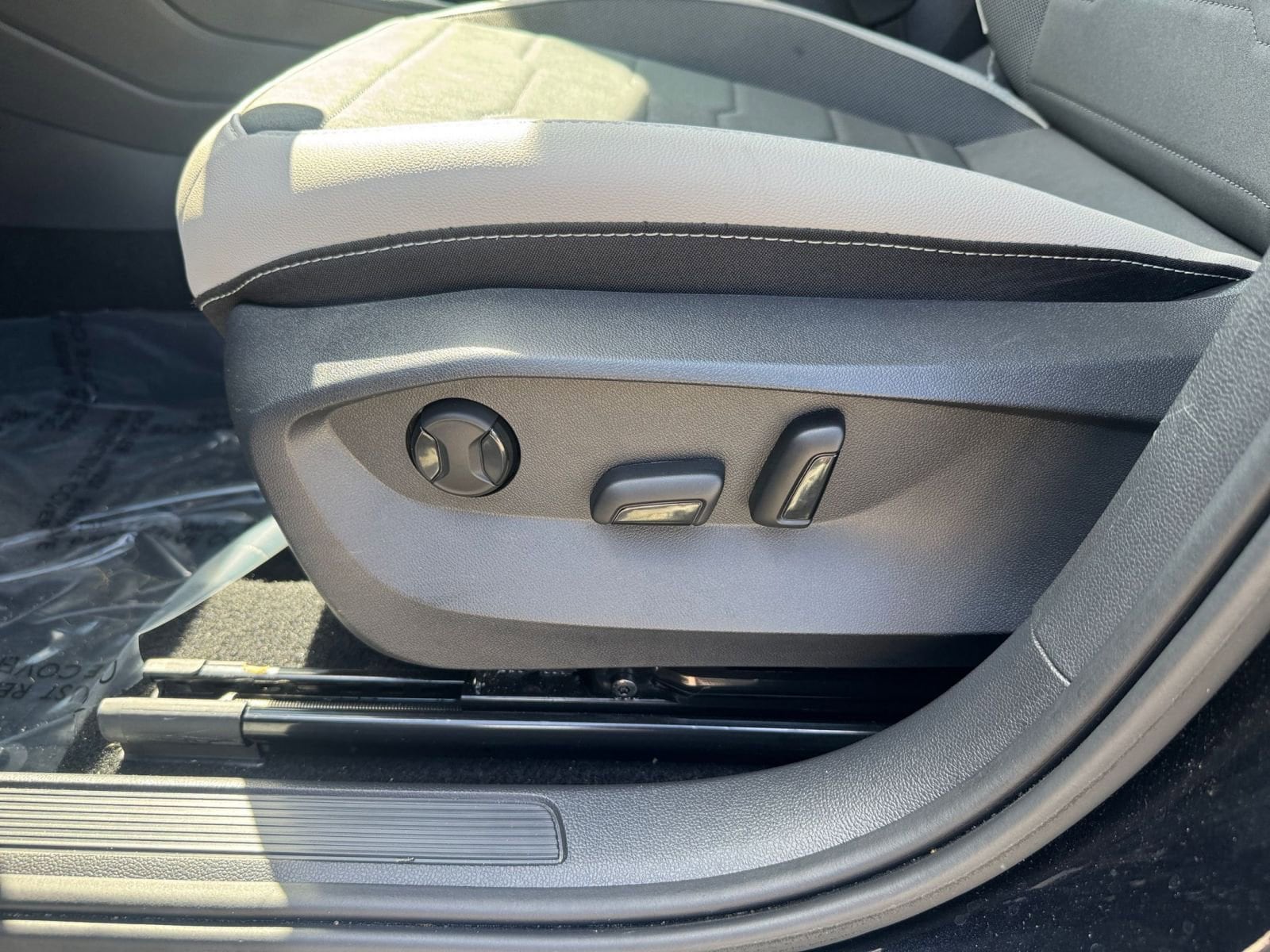 Thumbnail: 2025 Volkswagen Taos - 23