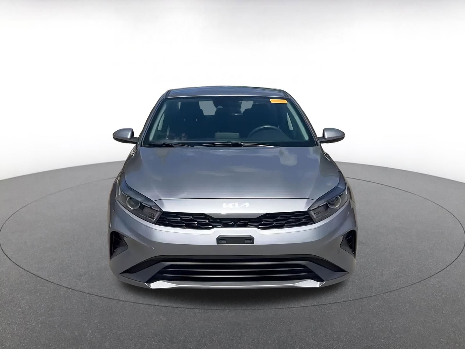 Thumbnail: 2024 Kia Forte - 3