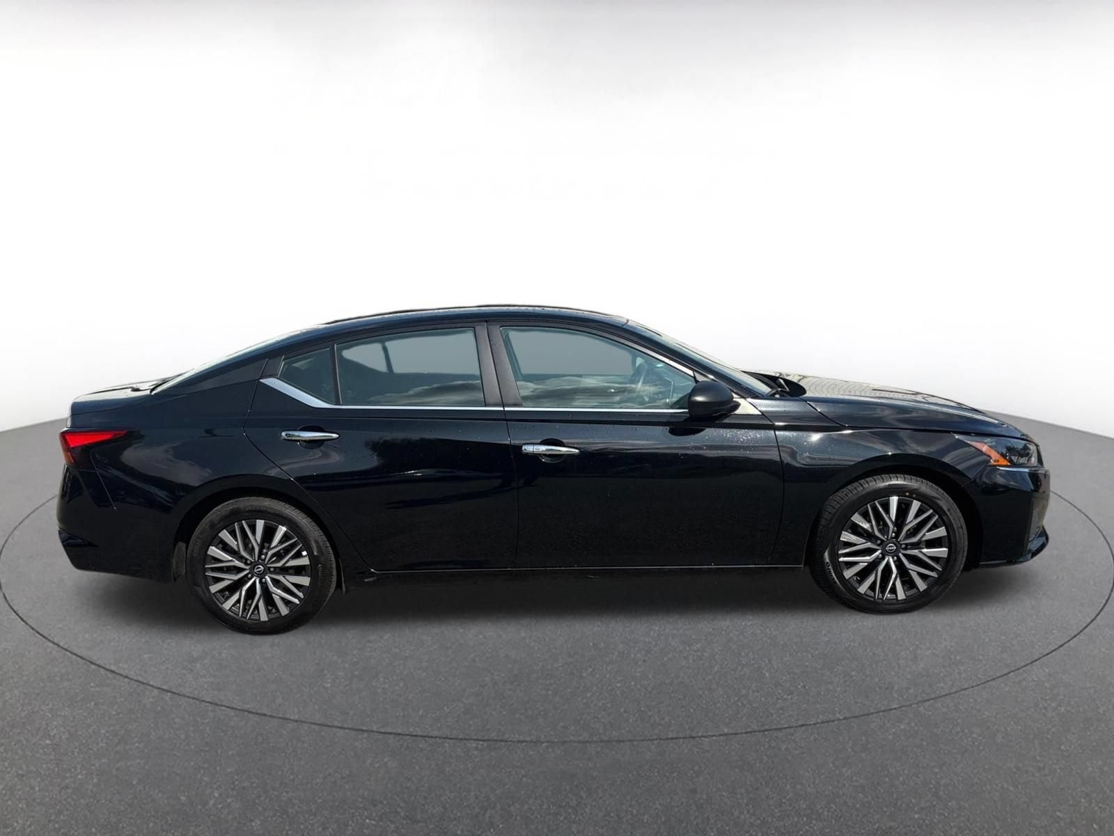 Thumbnail: 2025 Nissan Altima - 15