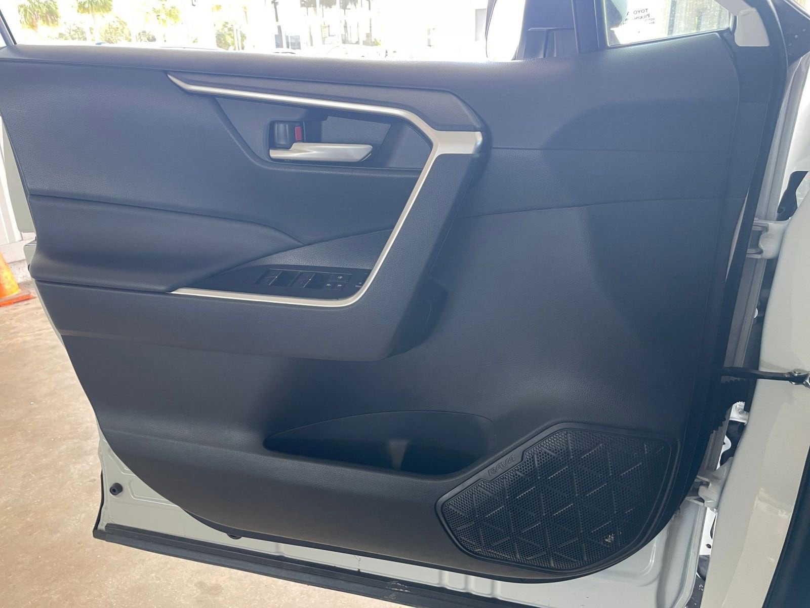 Thumbnail: 2025 Toyota RAV4 - 20