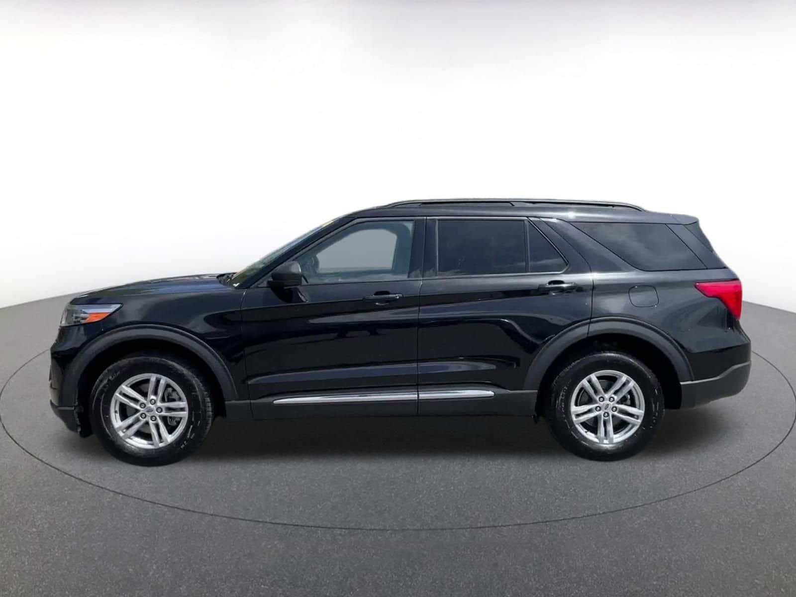 Thumbnail: 2023 Ford Explorer - 8