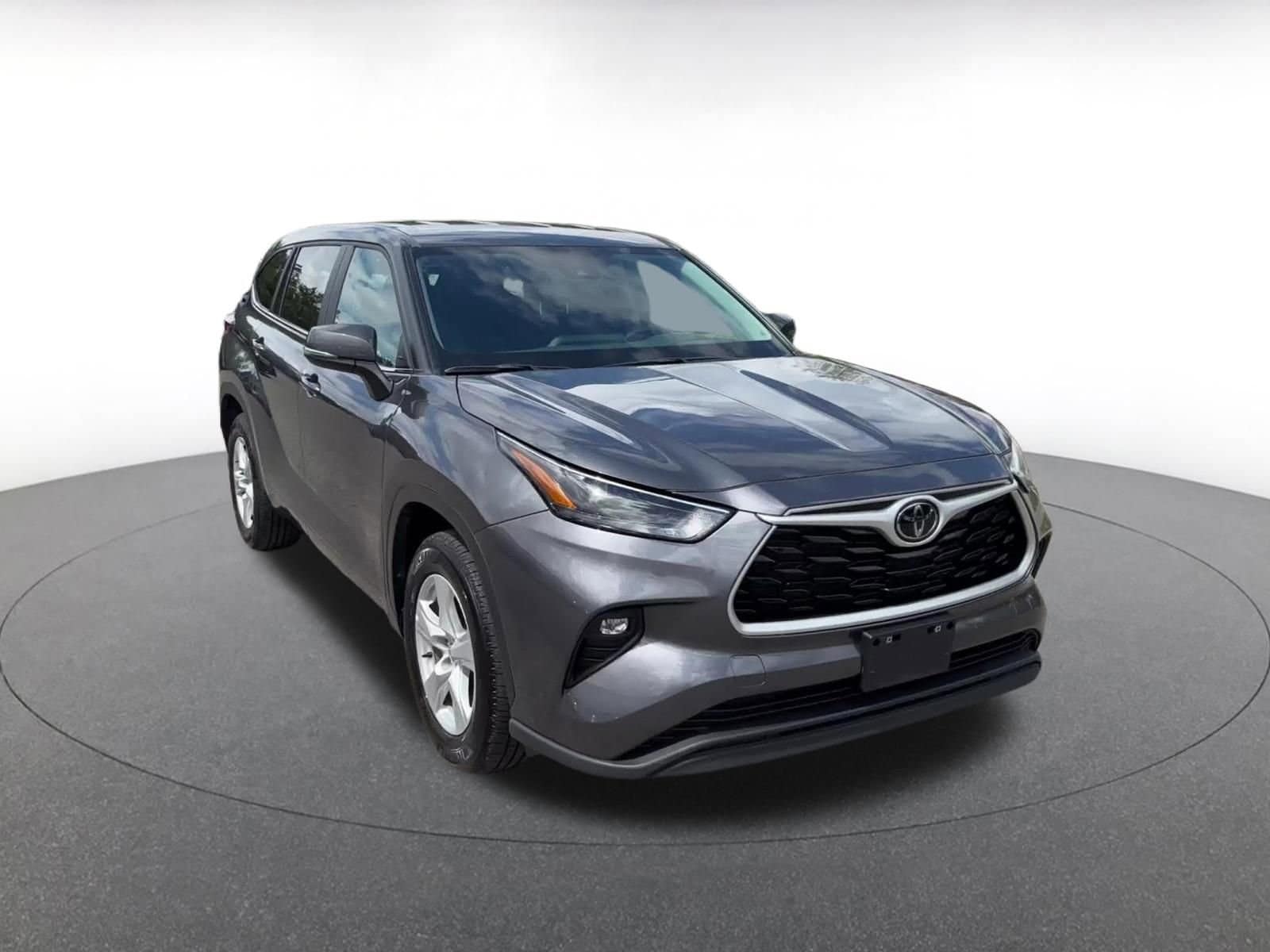 Thumbnail: 2025 Toyota Highlander - 2
