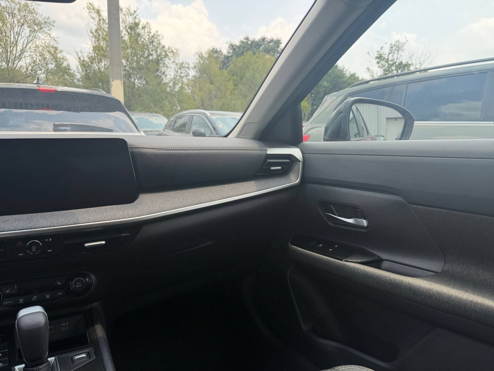 Thumbnail: 2026 Nissan Kicks - 33