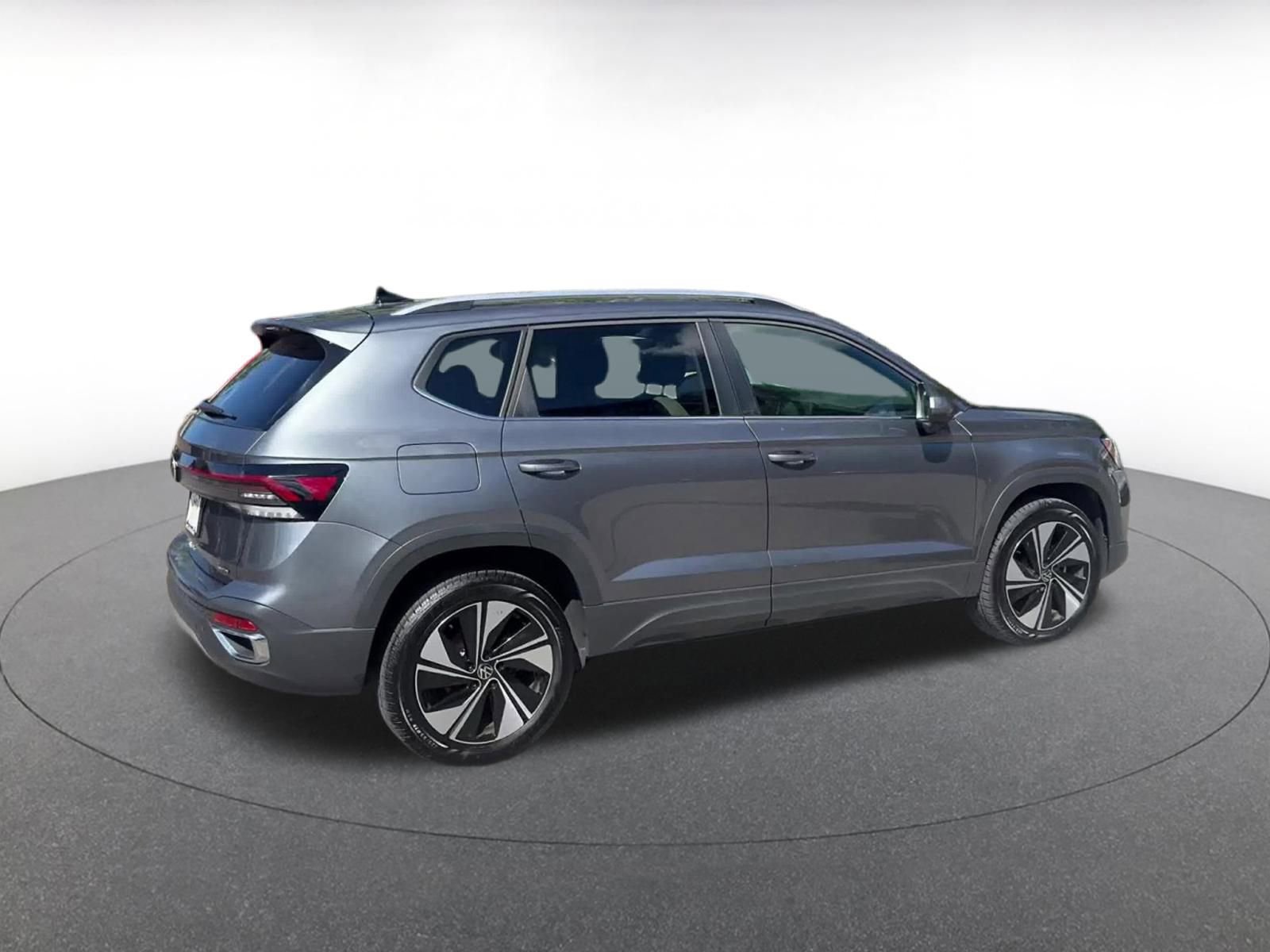 Thumbnail: 2025 Volkswagen Taos - 14