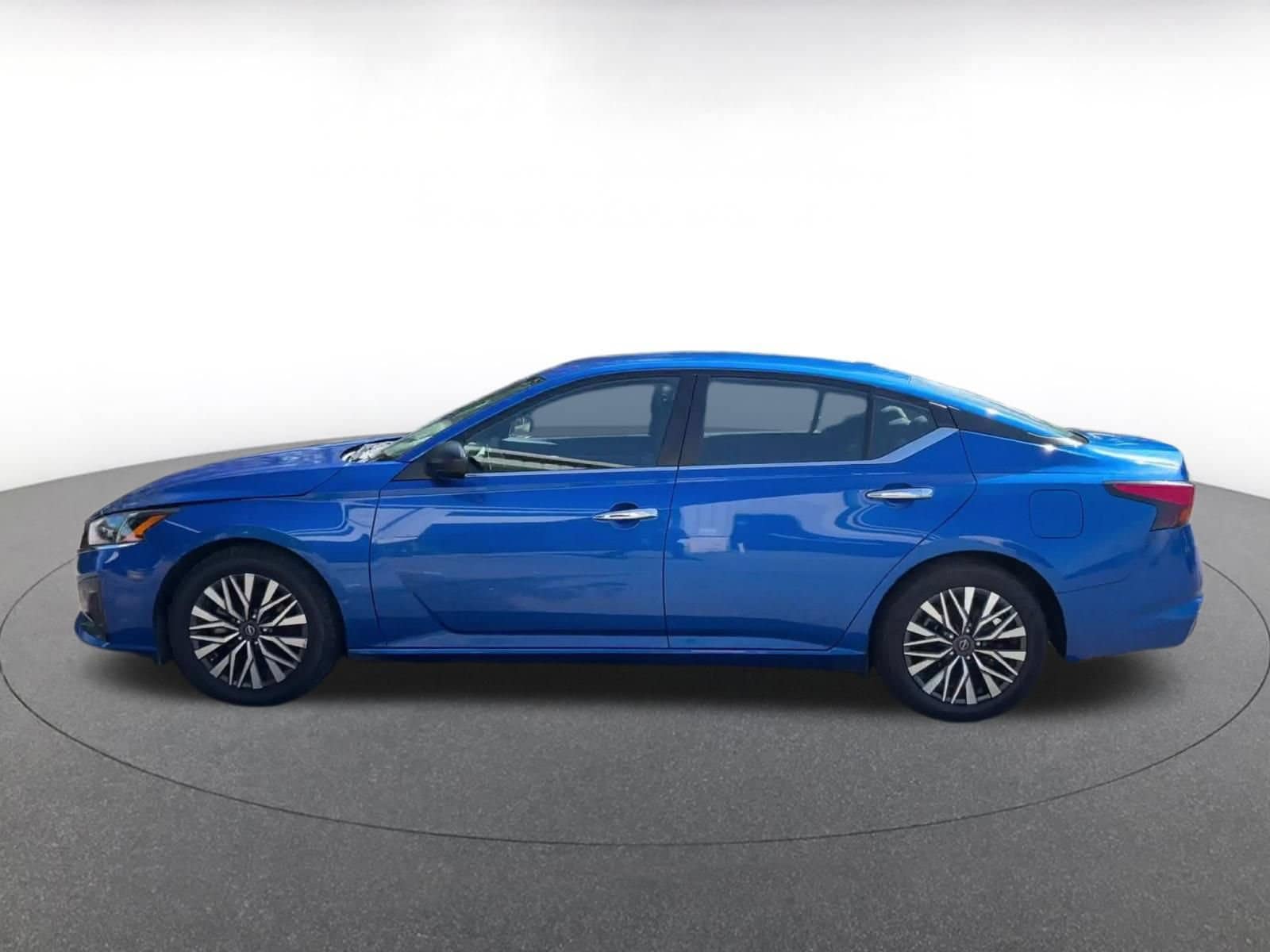 Thumbnail: 2025 Nissan Altima - 8