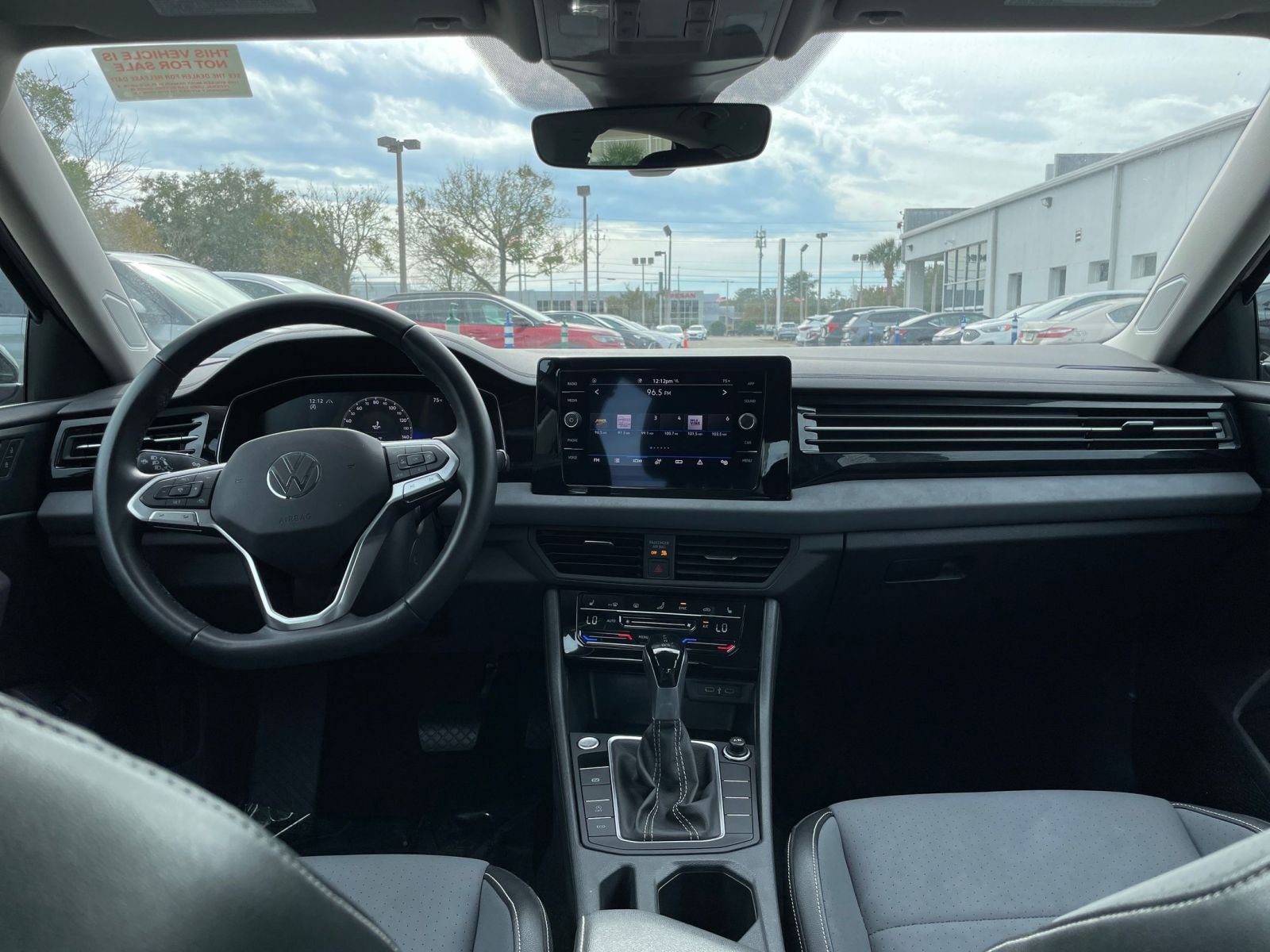 Thumbnail: 2025 Volkswagen Jetta - 32