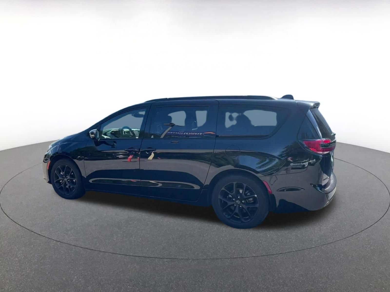 Thumbnail: 2025 Chrysler Pacifica - 7