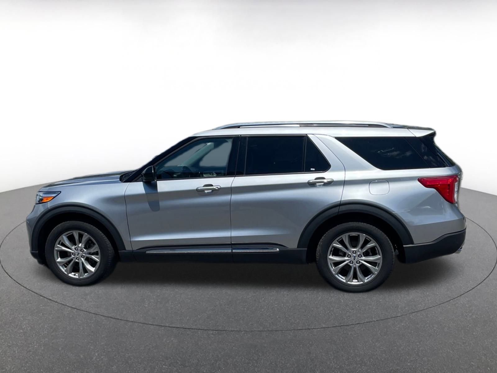 Thumbnail: 2023 Ford Explorer - 8
