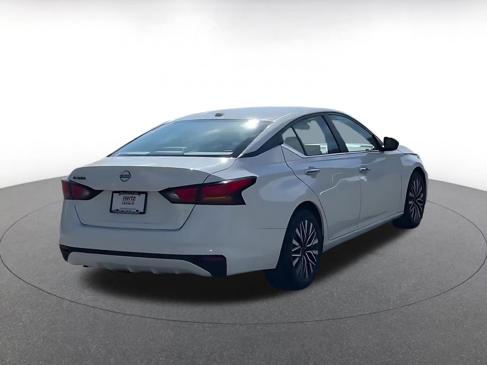 Thumbnail: 2025 Nissan Altima - 12