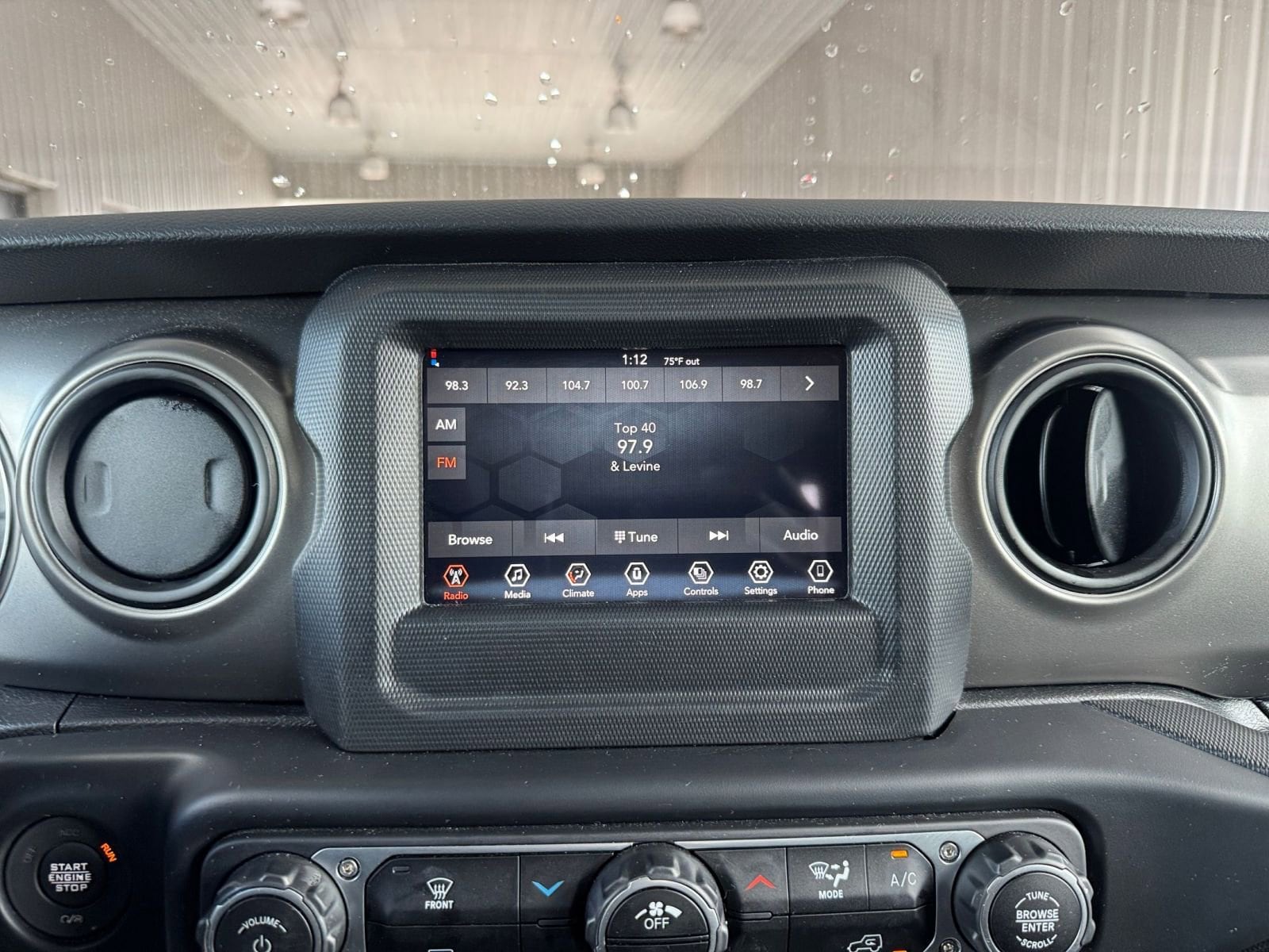 Thumbnail: 2023 Jeep Gladiator - 22