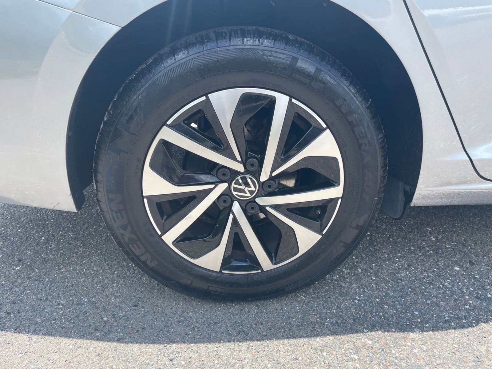 Thumbnail: 2024 Volkswagen Jetta - 23
