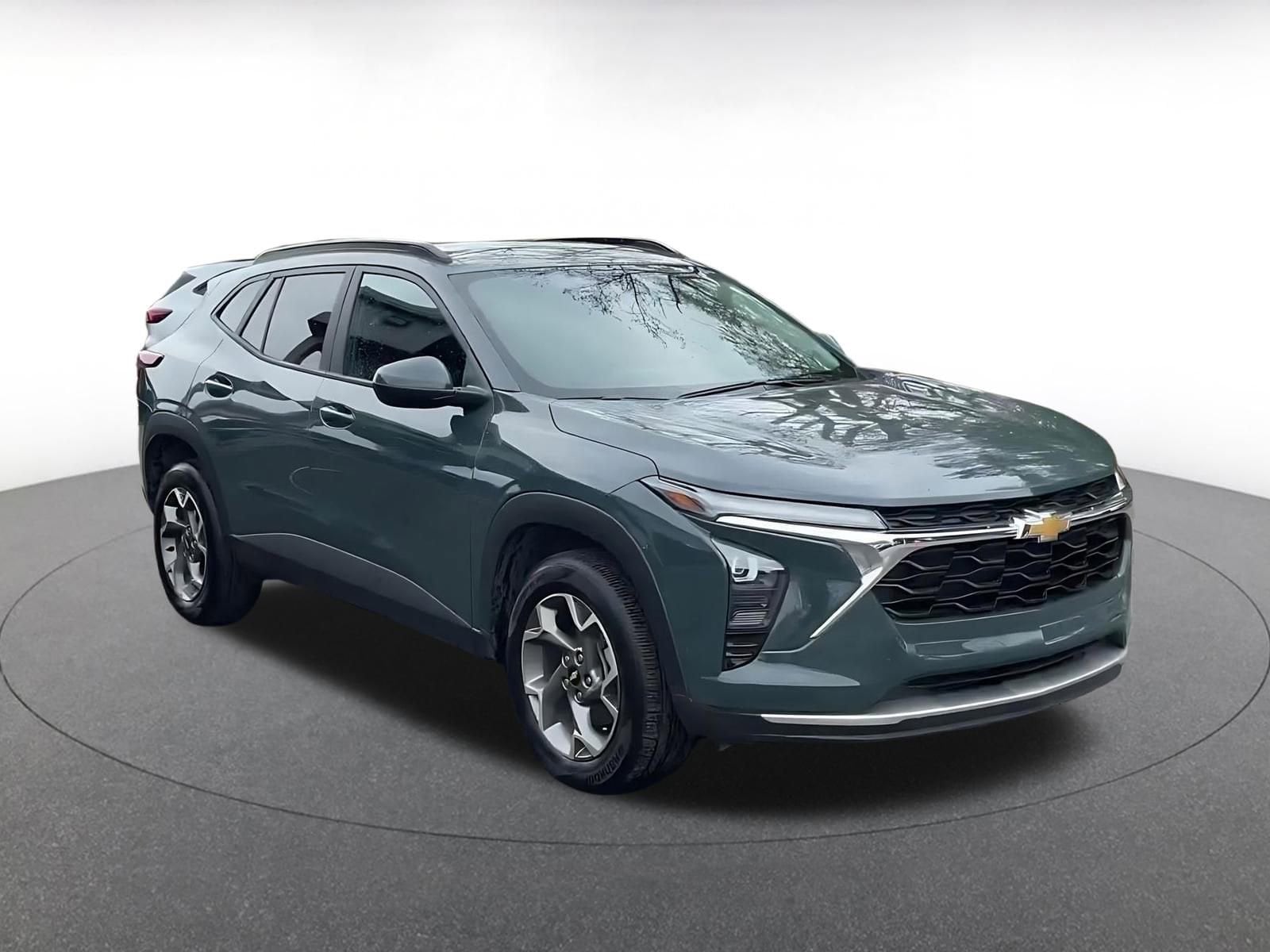 Thumbnail: 2025 Chevrolet Trax - 2