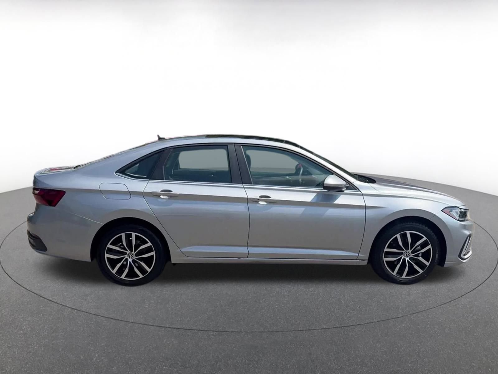 Thumbnail: 2025 Volkswagen Jetta - 16