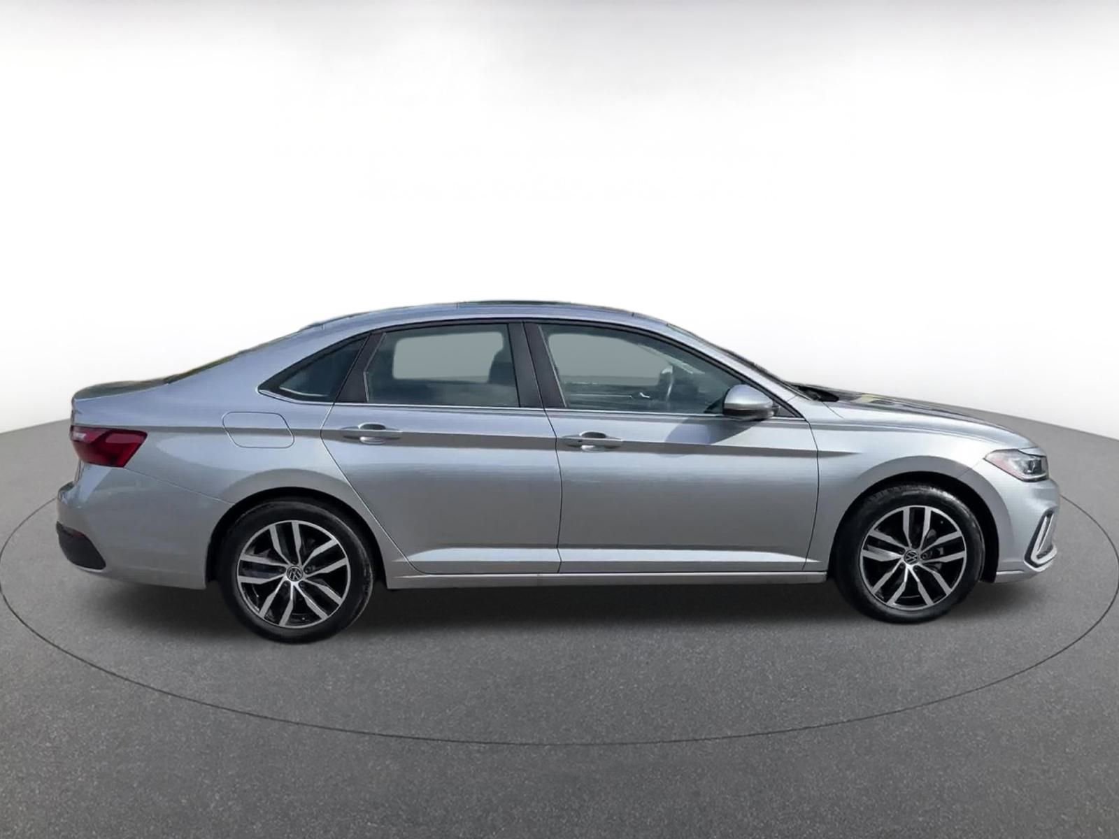 Thumbnail: 2025 Volkswagen Jetta - 16