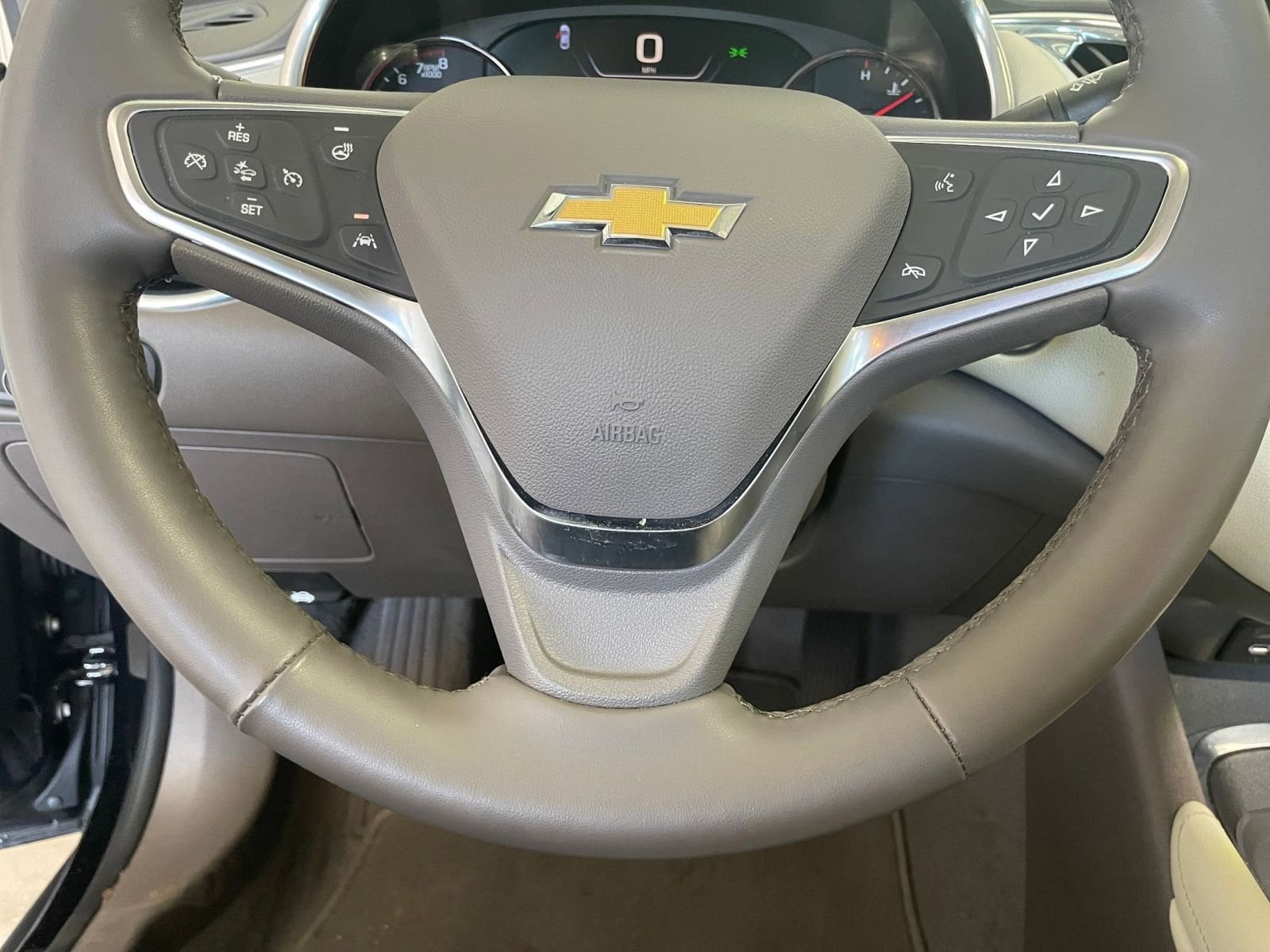 Thumbnail: 2024 Chevrolet Malibu - 25