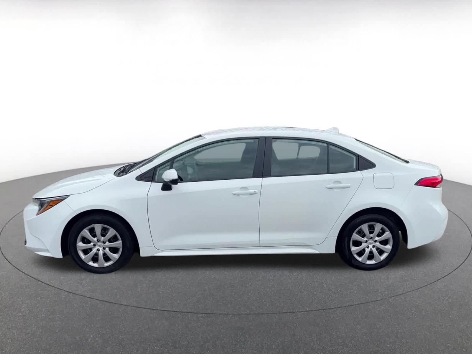 Thumbnail: 2025 Toyota Corolla - 8
