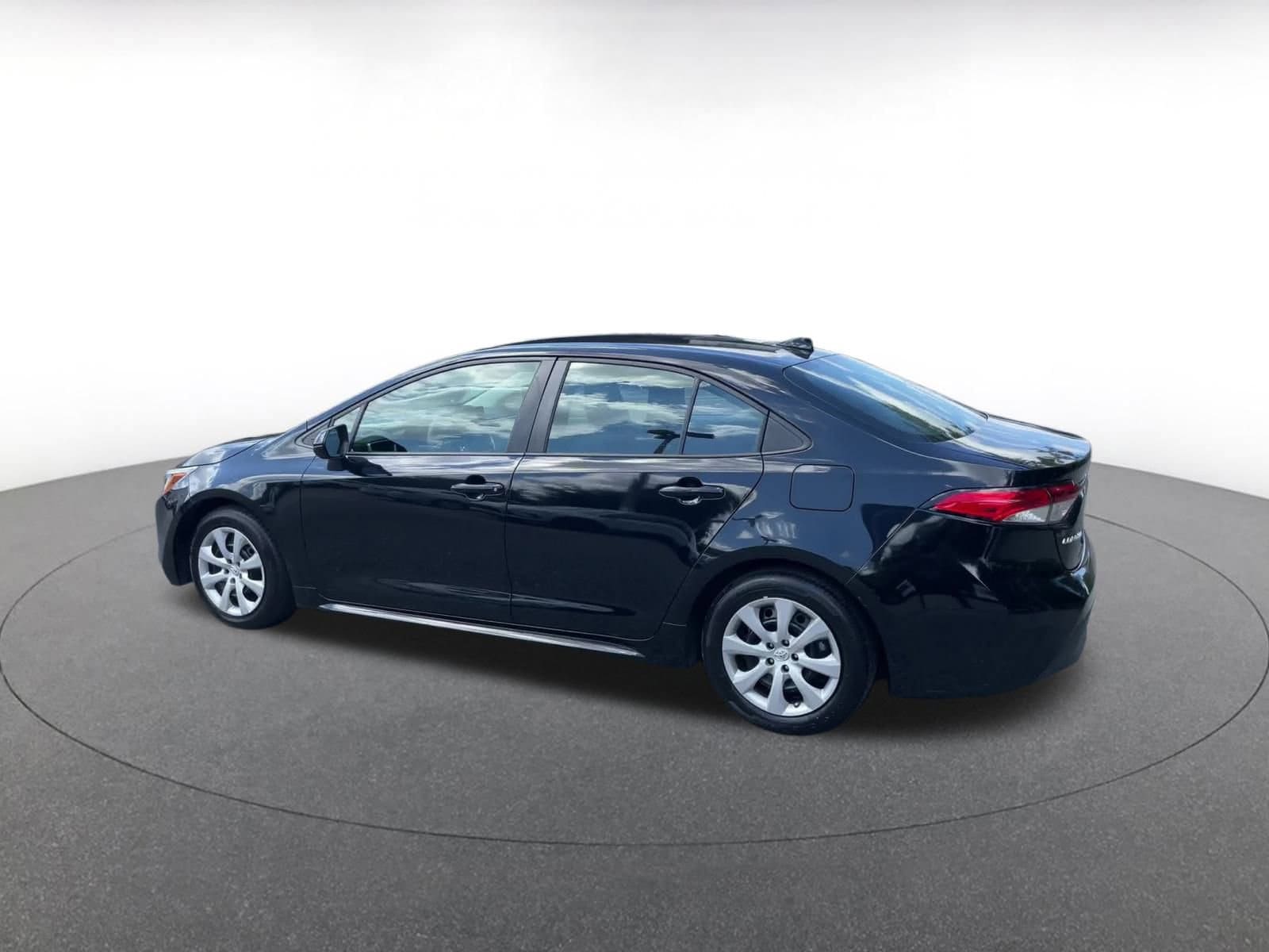 Thumbnail: 2023 Toyota Corolla - 10