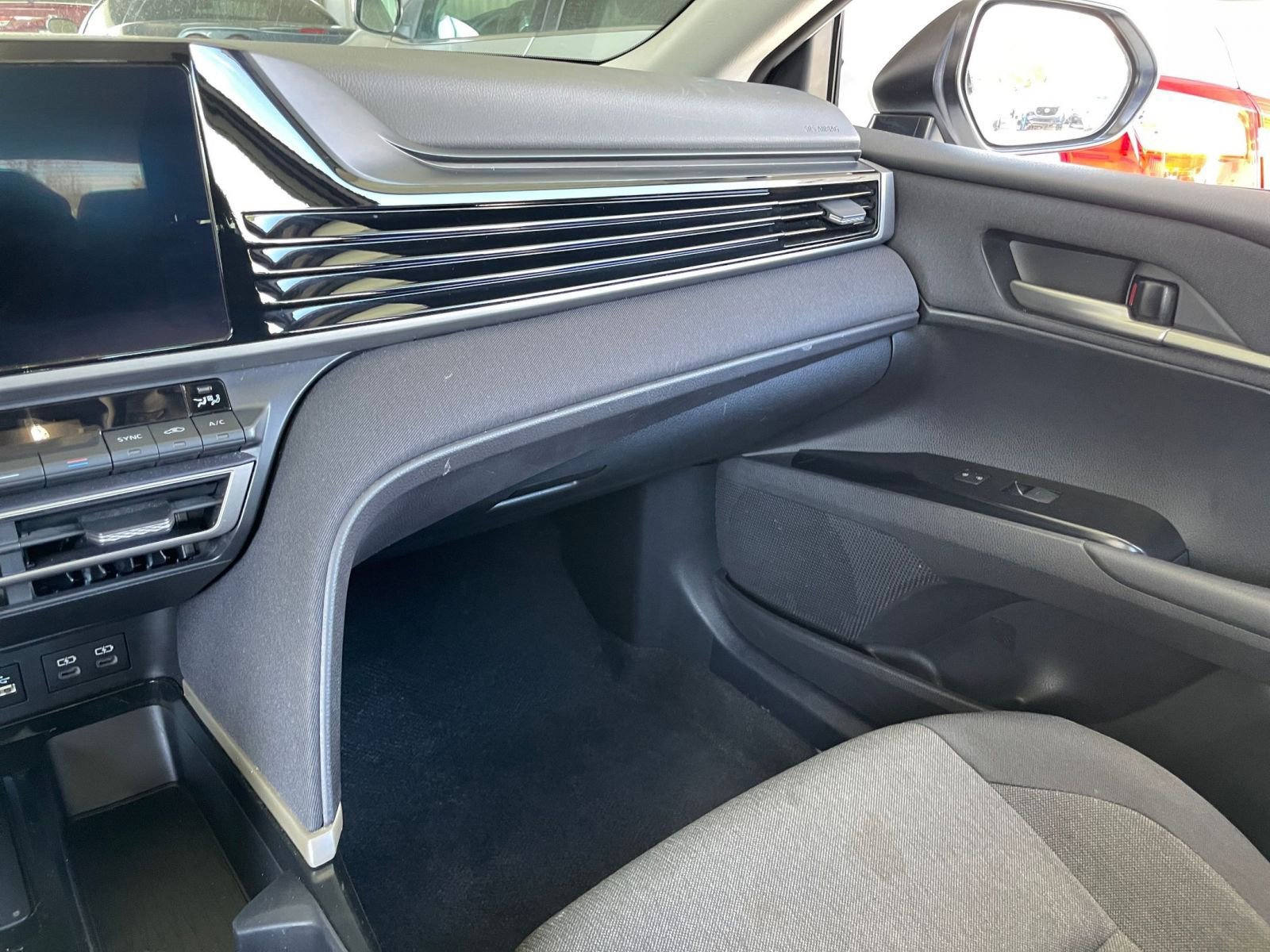 Thumbnail: 2025 Toyota Camry - 33