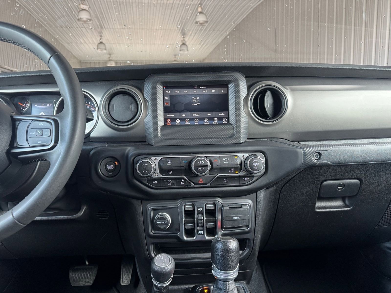 Thumbnail: 2023 Jeep Gladiator - 20