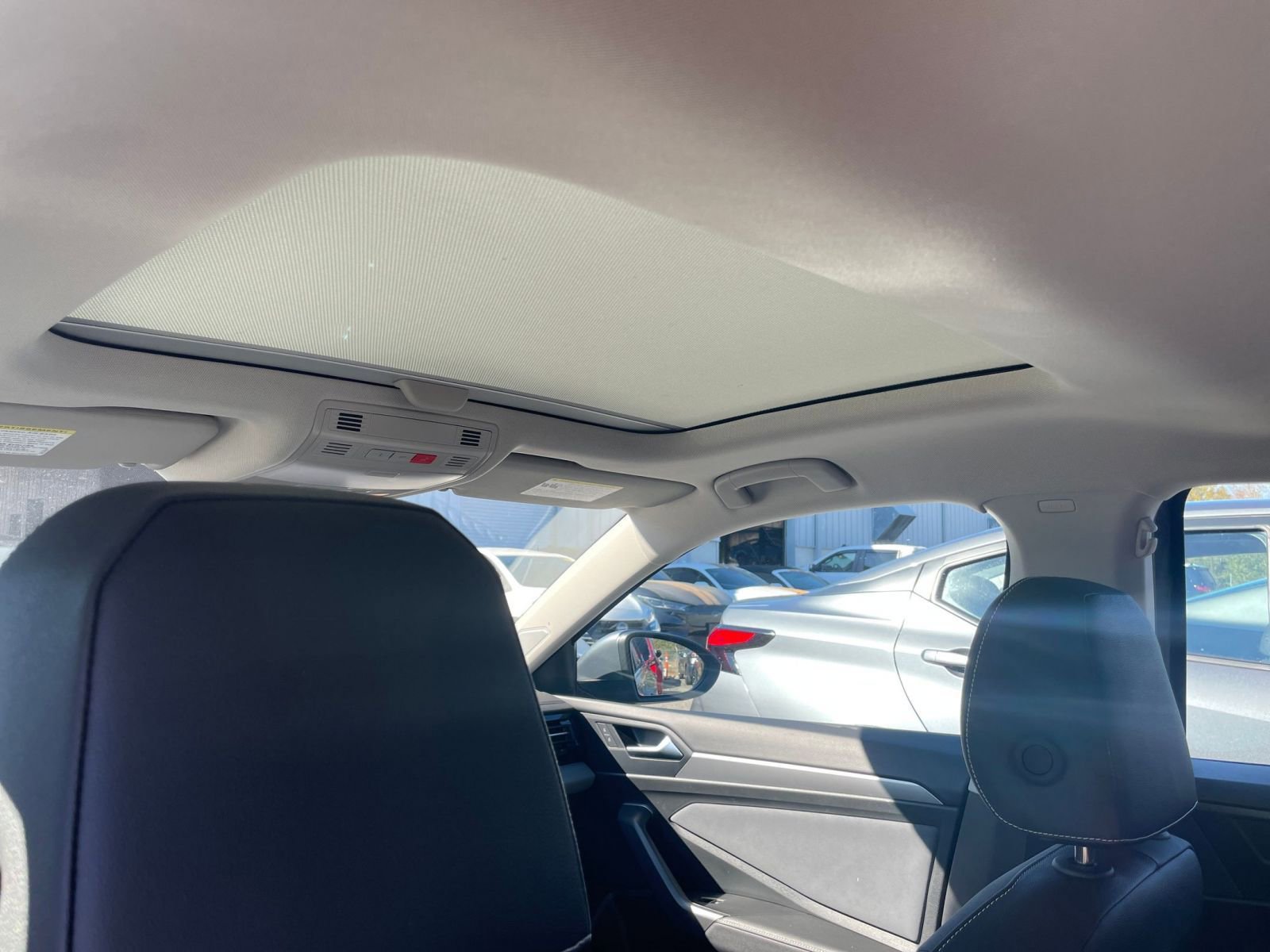 Thumbnail: 2025 Volkswagen Jetta - 28