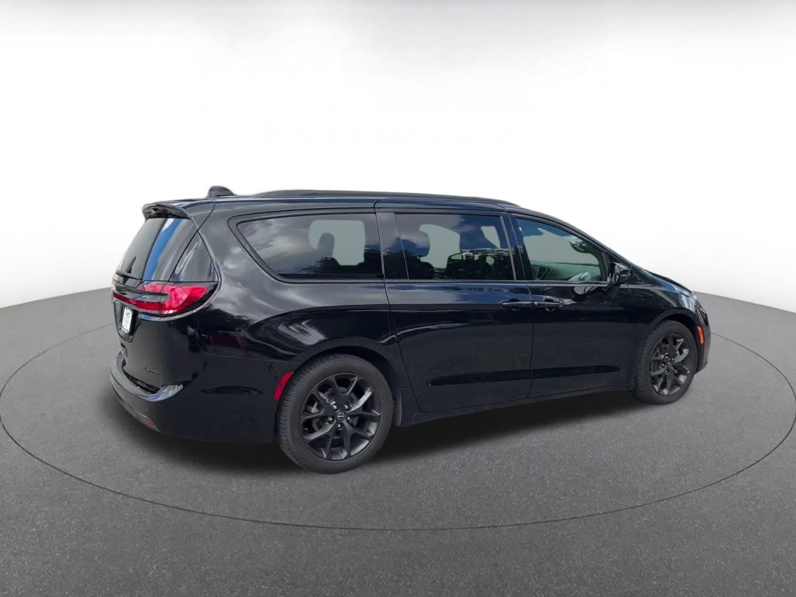 Thumbnail: 2025 Chrysler Pacifica - 11