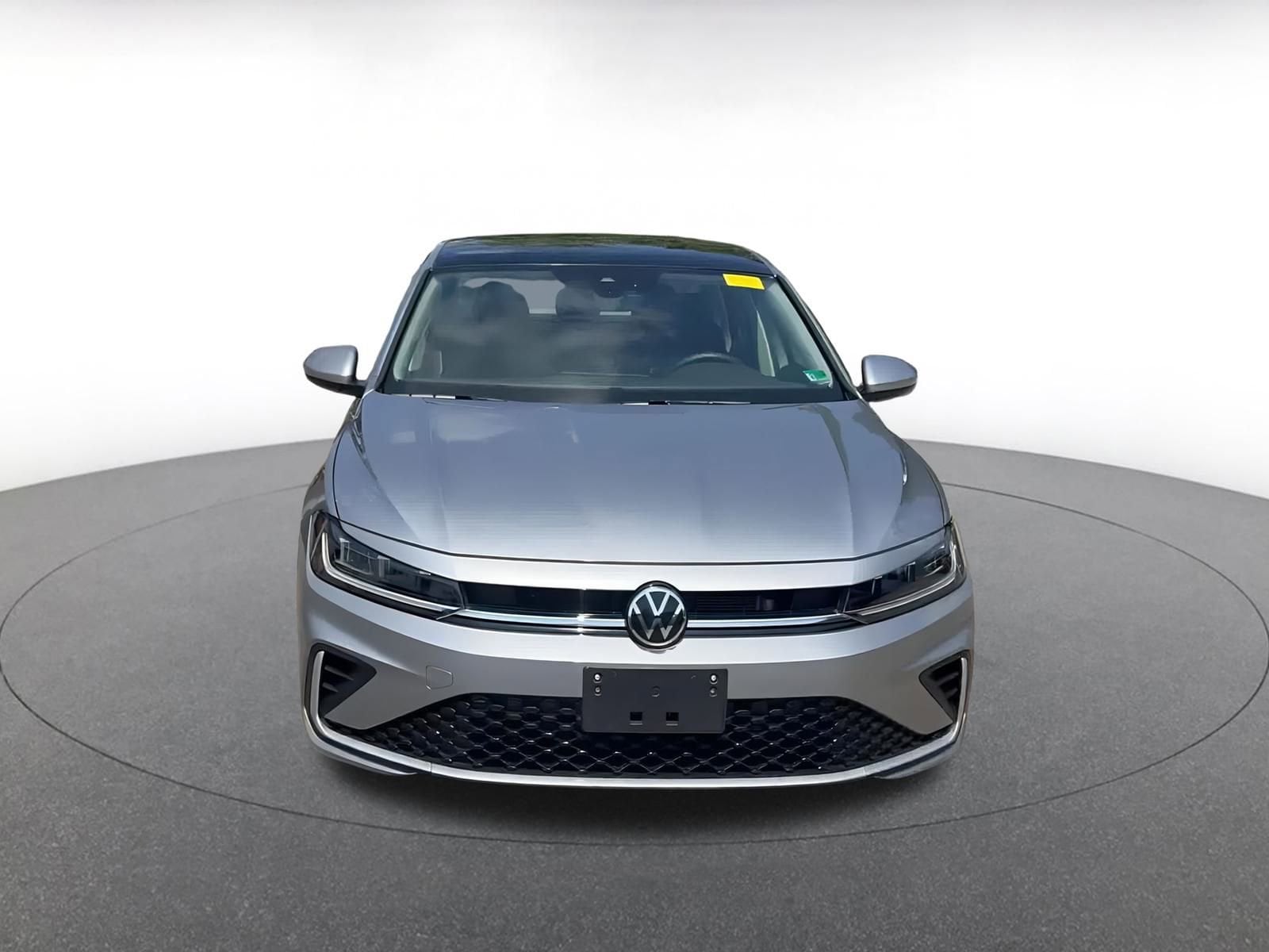 Thumbnail: 2025 Volkswagen Jetta - 3