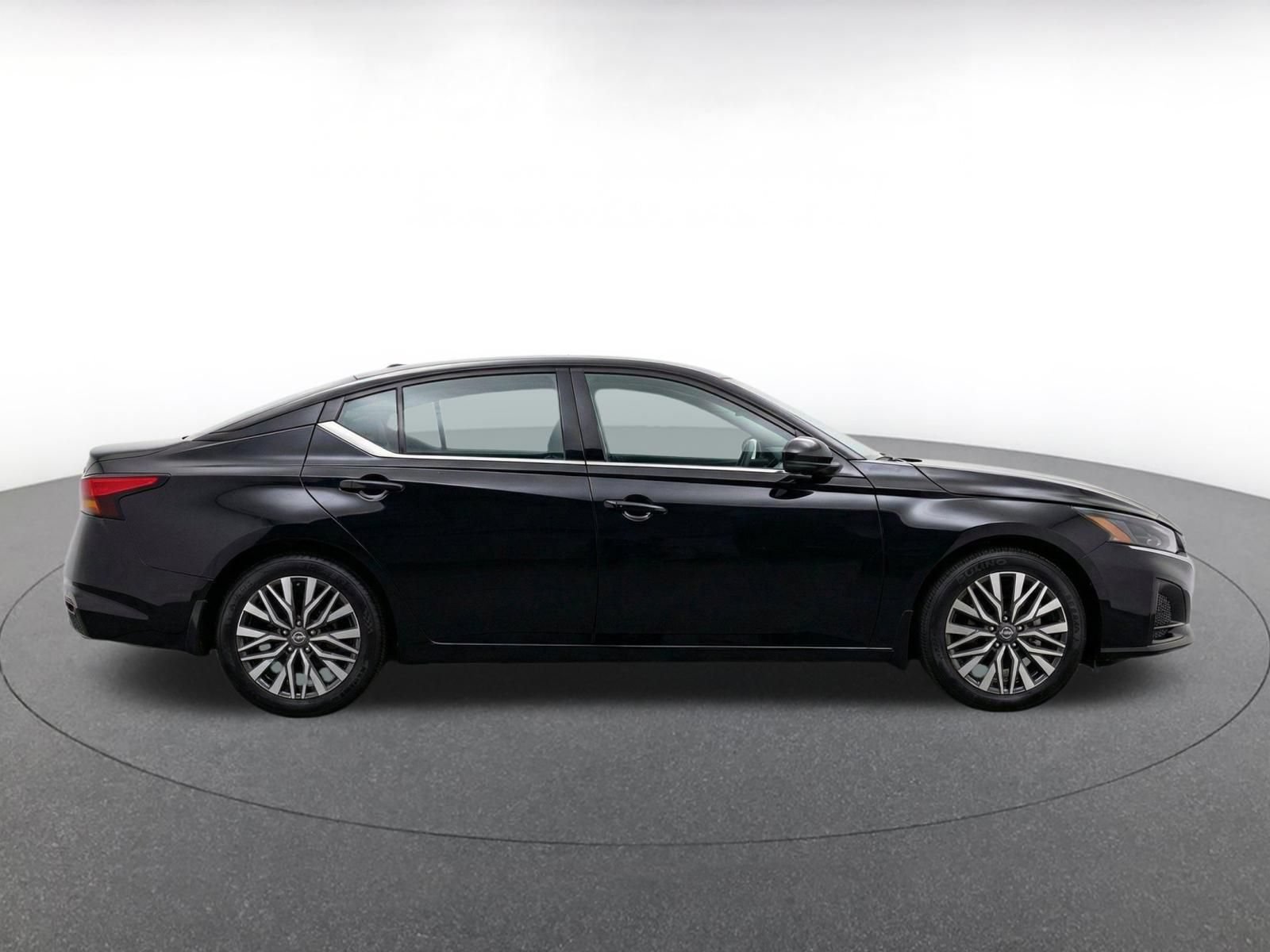 Thumbnail: 2026 Nissan Altima - 9