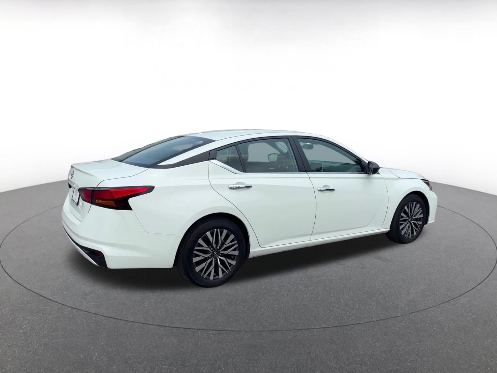 Thumbnail: 2025 Nissan Altima - 14