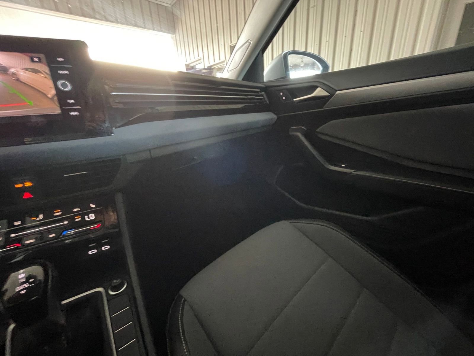 Thumbnail: 2025 Volkswagen Jetta - 32