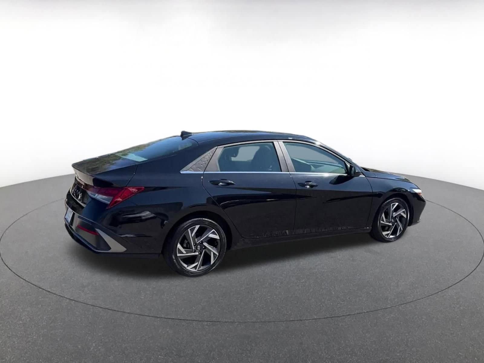 Thumbnail: 2025 Hyundai Elantra - 14