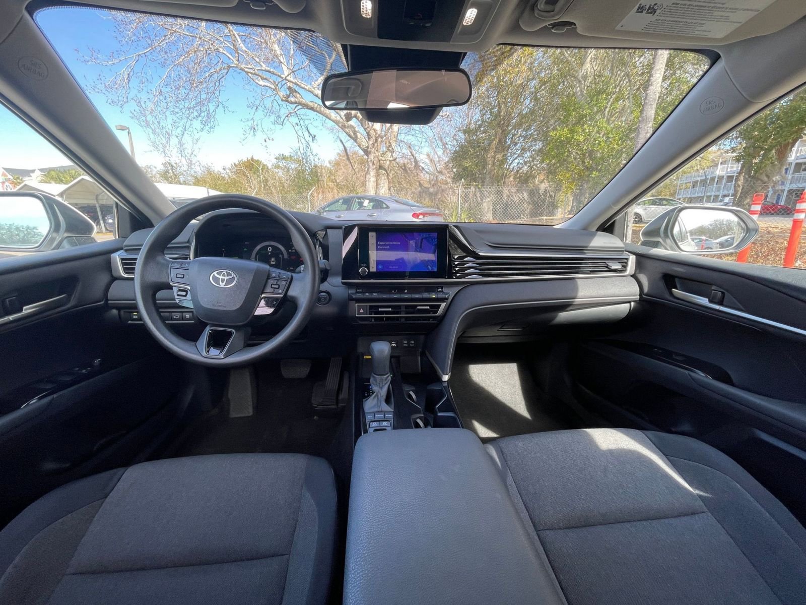 Thumbnail: 2025 Toyota Camry - 31