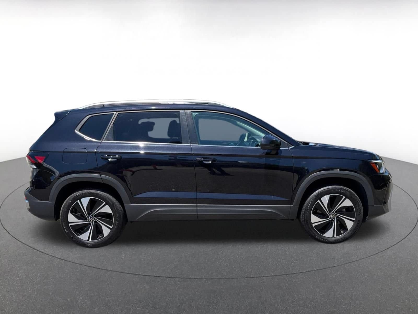 Thumbnail: 2025 Volkswagen Taos - 16