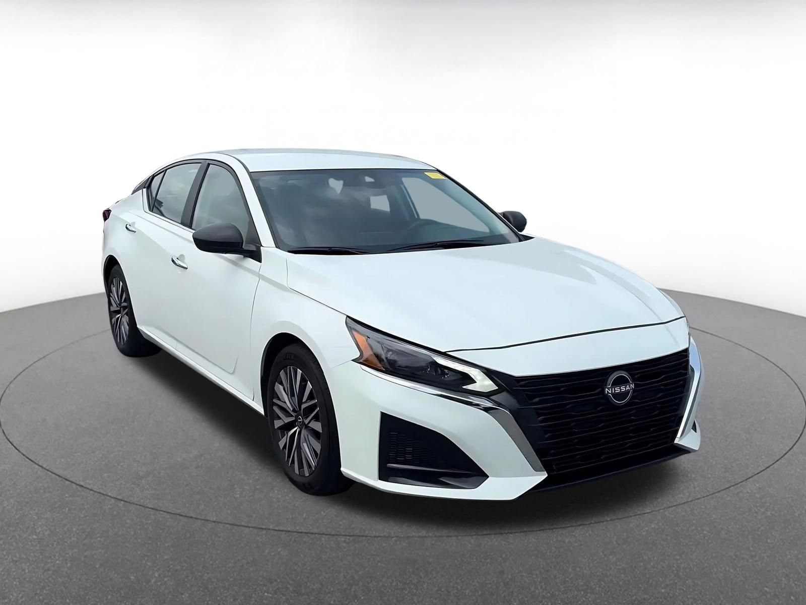 Thumbnail: 2025 Nissan Altima - 2